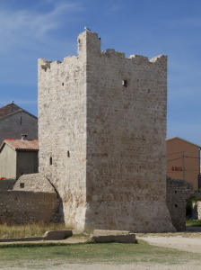 Razanac_wall_tower